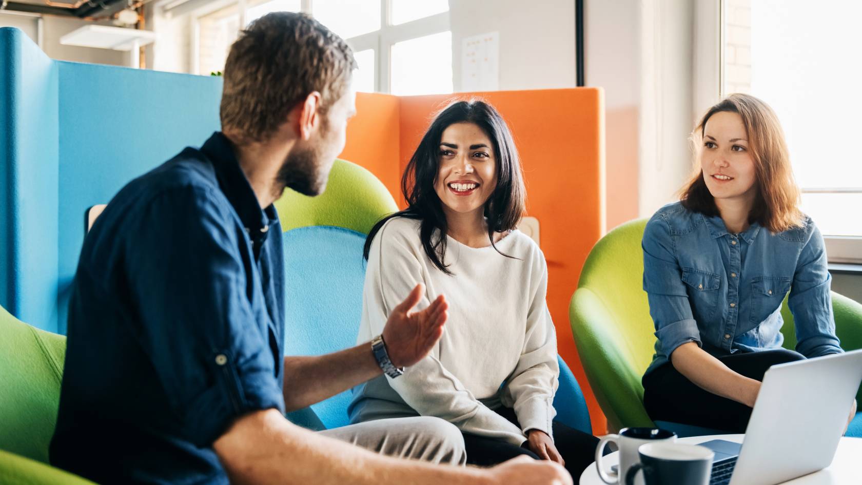 Im Webinar erfahren, Wie Sie Mitarbeitende mit ATOSS nachhaltig begeistern